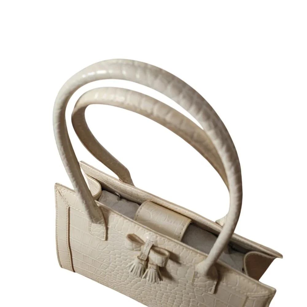 Liz Claiborne this elegant
